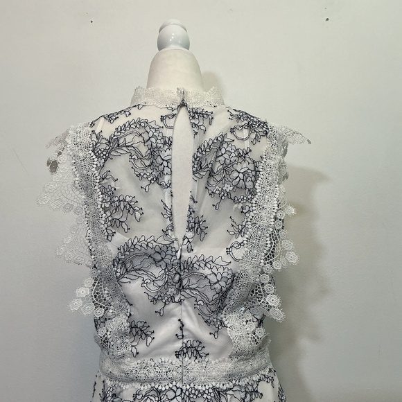 Adelyn Rae White & Navy Embroidered Lace Fit & Flare Dress Size M - Picture 4 of 9